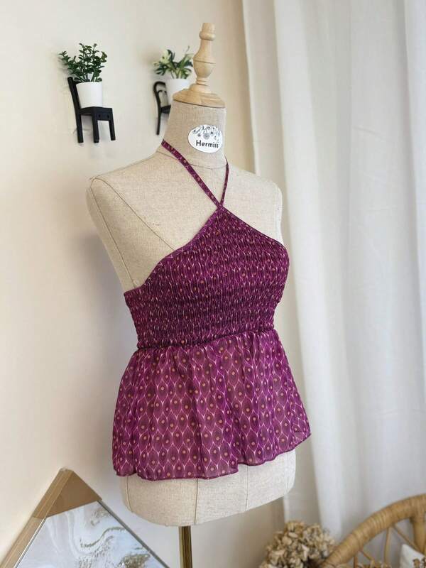 Camiseta de chica estampado de atar al cuello ,tejido fresquito nueva colección de verano .talla única S/M . entrega estimada 1-3dias laborable (península)