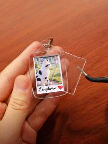 1 pièce Porte-clés personnalisé avec photo et texte, porte-clés acrylique personnalisé, porte-clés de couple personnalisé, anneau porte-clés photo. Cadeau pour la Saint-Valentin, anniversaire, anniversaire de couple. Multi-fonctionnel, ornemental, réutilisable, exquis, élégant, de haute qualité, coloré, moderne, personnalisé, unique. Cadeau idéal pour lui, elle, petit ami, papa, petite amie, maman, famille, amis, salon de thé, maison, jardin, bureau, pour les anniversaires, la Saint-Valentin, la fête des mères, les anniversaires, la fête des pères, la remise des diplômes, les mariages, le pendaison de crémaillère