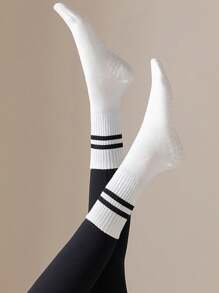 1 par / 4 pares / 6 pares de calcetines deportivos y de yoga con rayas para mujer, con agarre antideslizante de silicona, calcetines tipo crew para entrenamiento en interiores, para primavera/verano