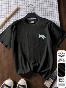 海龟与海洋呼唤印花 100% 纯棉短袖休闲女式T恤，图案T恤，夏季T恤，中国新年，农历新年，马年，春节，新年快乐，情人节，情人节礼物，送给她的礼物，返校服装，校园穿搭灵感，返校必备单品，开学第一天穿搭，2026返校穿搭 - 黑色 - 查看 3