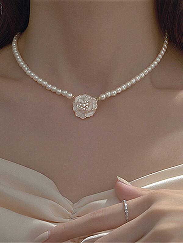 1PC Minimalist Faux Pearl Camellia Necklace With Fashionable And Stylish Design, Collarbone Chain And Versatile Accessories