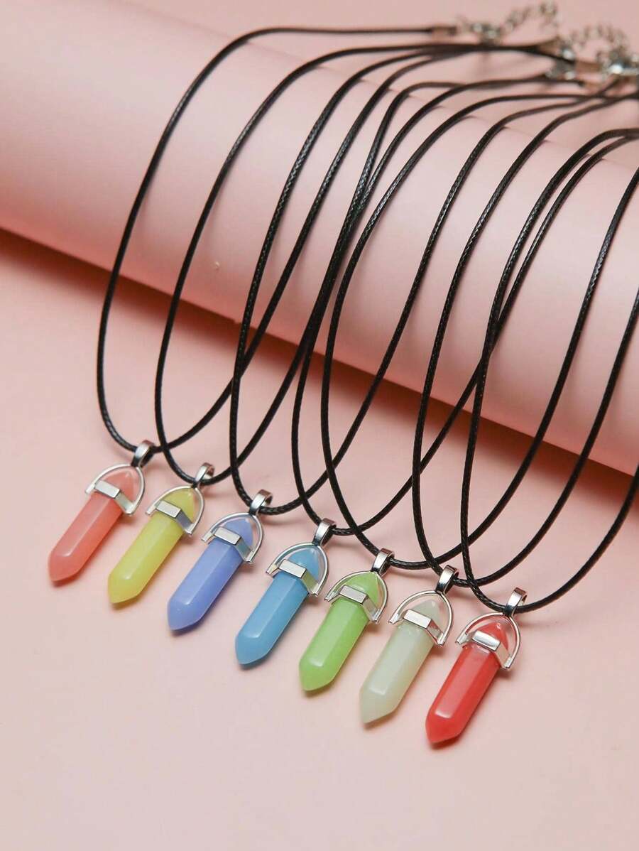 Colares com contas hexagonais em formato de coração, multicoloridos e brilhantes no escuro (cor do pingente aleatória), presentes para casais ou amigos