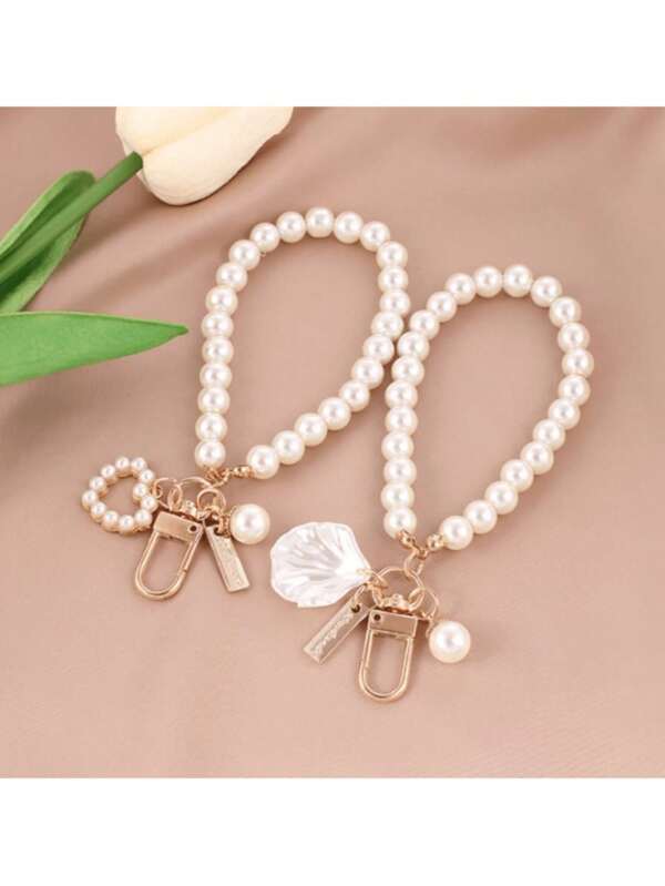 3/2/1pc Elegant Heart Shaped Pearl Keychain Bag Accessory.A Keychain Pendant New Creative Pearl Love Bracelet Keychain Pendant ,Shell Pendant Pearl Accessories ,Pearl Love Accessories Hanging DIY Jewellery Car Keychain Gift, To Mum, To Friends, To Classmates Gifts, Birthday Gifts.Halloween Decorations, Halloween Gifts, Christmas Decorations, Christmas Gifts,