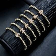 1 件简约黄铜和立方字母串珠弹性手链，适合女士 - 金色 - 查看 2