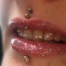 15pcs/Set Fuchsia Sparkling Dental Grillz Set, Glittery Heart Luxury Fake Teeth Bling Decor Accessories, Minimalist Style Fashion Teeth Jewelry For Everyday, Party, Gift (No Glue Included)