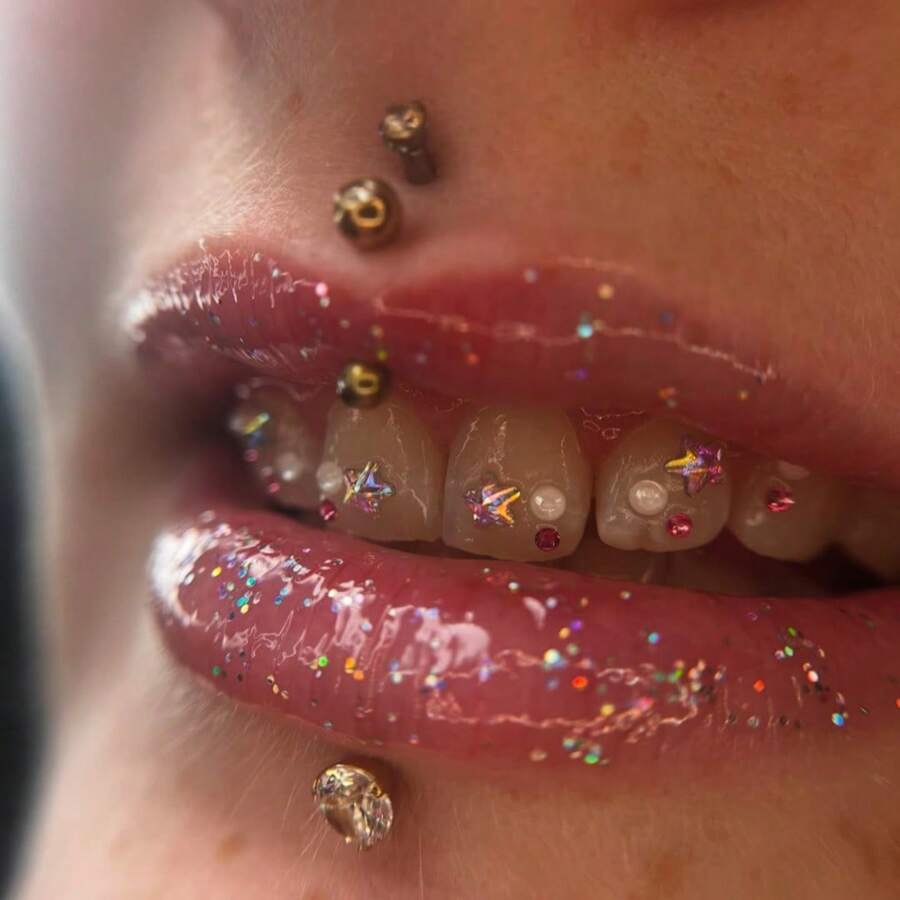 15pcs/Set Fuchsia Sparkling Dental Grillz Set, Glittery Heart Luxury Fake Teeth Bling Decor Accessories, Minimalist Style Fashion Teeth Jewelry For Everyday, Party, Gift (No Glue Included)