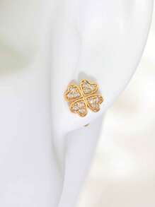 1 paire de boucles d'oreilles à tige cœur zirconium doré romantique. Convient pour le port quotidien, les vacances, les fêtes et les cadeaux pour les femmes.