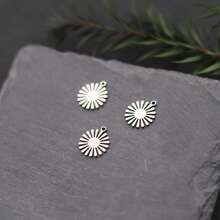 Lote de 3 piezas Colgantes de acero inoxidable con diseño de líneas artísticas de dama, borlas y hongos para hacer accesorios de joyería como aretes y collares