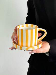 1pc Ceramic Mug & Saucer Set, Minimalist Vertical Stripe Pattern Coffee Cup, Design High Aesthetic Value Mug, Medium Size Coffee/Tea Cup, Suitable For Photography, Gift, Birthday - 彩色 - 查看 8