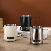 1 Pieza Jarra espumadora de café y leche, taza para espuma de leche, de acero inoxidable 304, con pantalla de temperatura, escala interna precisa, tanque de ordeño de boca puntiaguda, control preciso del caudal de la espuma de leche, sensación cómoda, olla para espuma de leche, utensilios para espresso, de alta calidad exquisita, duradera, accesorios profesionales para café en el hogar, la oficina y la cafetería 350/600ml Vuelta al colegio