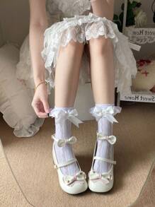 1 par de calcetines de seda satinada de estilo lolita blanca con volantes, lazo de cola de golondrina hueco en forma de corazón hasta la pantorrilla para mujer