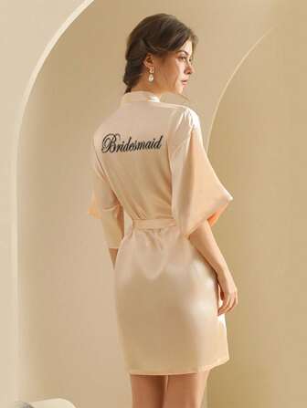 1PC Bride & Bridesmaid Initial Letter Robe, Bridal Party Prep Wear, Wedding Ceremony & Reception Accessories Pajama Ladies Spring Summer Wedding Bridesmaid Pajama Bride Dress Bestie Party Embroidered Bathrobe Bride Bathrobe Wedding Party Wedding Supplies Outdoor Wedding Holiday Party Supplies Bathroom Decor Back To School