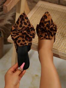 Mocasines planos con puntera puntiaguda y lazo decorativo para mujer, sandalias tipo slip-on de moda para uso diario, con estampado de leopardo, suela blanda, tallas grandes, primavera