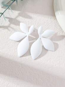 一对不对称几何叶子设计哑光和亮面彩绘耳环，适合日常、度假和音乐节佩戴 - 不規則樹葉 - 查看 13