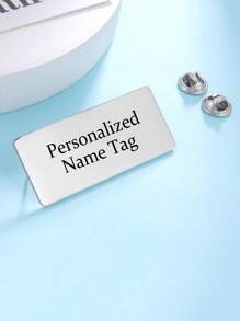 1 Edelstahl Quadratische Namens-Lasergravur Anstecknadel Geschäftsstil einfaches Anzug-Accessoire personalisiertes Urlaubsandenken Geschenk für Vater und Ehemann