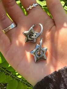 1Pair Classic Stainless Steel Y2K Chunky Star Hoops Hypoallergenic Alt Goth Punk Edgy Earrings For Women Girls Jewelry