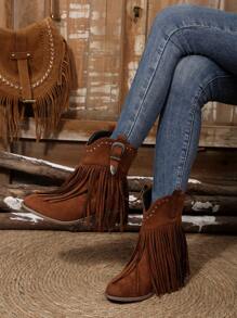 Bottes mi-mollet western pour femmes à talons compensés épais, bout rond, à franges et rivets. Bottes western rétro à enfiler avec rivets, incrustation et patchwork mode en faux