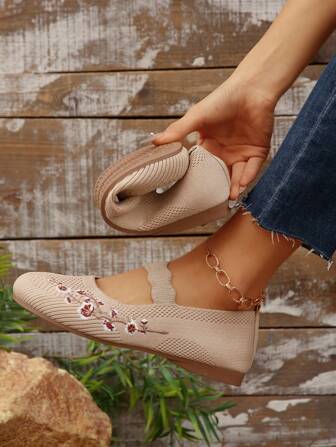 Women's Crafted Ditsy Floral Embroidered Slip-On Soft-Sole Casual Walking Shoes, Low-Top Breathable Daily Shoes In Solid Color, Lightweight Soft-Bottom Ditsy Floral Embroidered Shoes