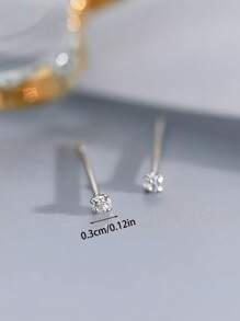 Set de 4 pares de aretes de clavos cuadrados de zirconia en blanco y negro con acabado de cobre con baño de níquel, hipoalergénicos y para dormir, joyería de mujer a la moda, perfecta para uso diario, vacaciones en la playa, fiestas de boda, regalos para el Día de San Valentín o Acción de Gracias, accesorio versátil para todas las estaciones, un excelente regalo para fiestas o cumpleaños para familiares y amigos
