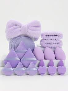 21件套化妆刷套装，包含1个头带、2个腕带、3片卸妆棉、3个粉扑、3个迷你粉扑、3个化妆海绵、3个迷你化妆海绵和3个迷你气垫粉扑，以及粉底调色美妆海绵，适用于无瑕液体、膏状和粉状产品。多色化妆海绵，干湿两用，不含乳胶，适合所有肤质。采用超柔软天鹅绒材质，专为修饰眼部和眼角而设计，配有粉底调色铲。套装包含气垫粉扑、不含乳胶的调色海绵和化妆海绵，适用于液体粉底、粉状粉底和遮瑕膏。适合所有肤质。可重复使用的卸妆棉，双面可水洗卸妆巾，圆形设计，适用于面部和皮肤护理，蓬松海绵，可清洁浓妆，适合所有肤质。价格实惠，适合作为圣诞礼物、化妆品、化妆工具、便宜货、礼物、女士礼物、圣诞礼物。