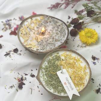 1pc/8oz Coconut Shell Scented Candle, Sandalwood/Lavender/Mint/Marigold Mixed Fragrance, Handmade, Long-Lasting Burn, Premium Essential Oil Candle, New Home Gift, Wedding, Home Decor, Gift For Her/Him, Holiday Gift, Suitable For Relaxation, Bath, Yoga - Party Favor