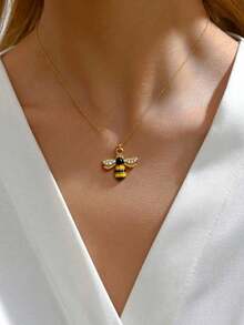 INS Style Petite Rhinestone Bee Pendant Necklace For Women, Delicate Charm Jewelry - Yellow Gold - View 1