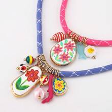 Mydear 1 pieza Collar colgante con flores y coral rojo de estilo bohemio y elementos múltiples, adecuado para que las mujeres lo usen en la playa y en resorts de verano