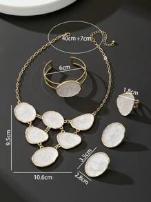1 Set Damen geometrischer Schmuck mit 1 asymmetrischer mehrlagiger weißer Tropfen-Anhänger-Halskette, 1 Armband, 1 Paar Ohrringe, 1 Ring