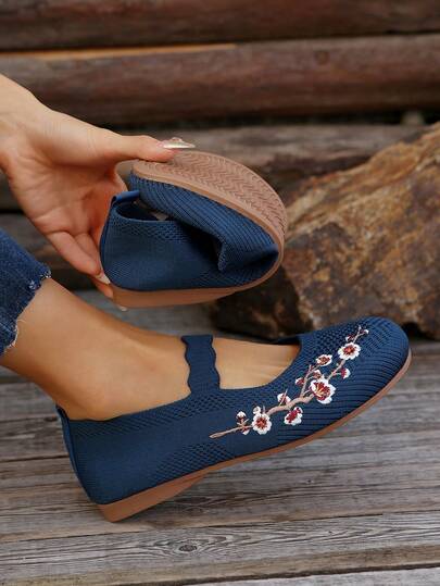Women's Artisan Ditsy Floral Embroidery Slip-On Shoes, Soft Bottom Anti-Slip Walking Shoes, Low-Top Breathable Daily Shoes, Solid Color Knitted Sneakers, Printed Embroidered Lightweight Flexible Shoes
