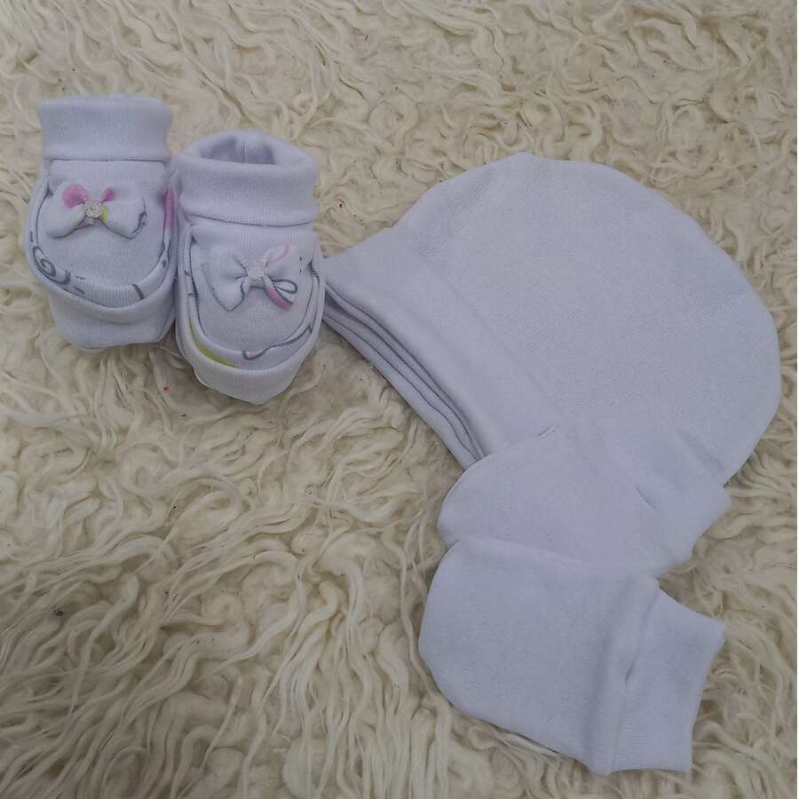 Kit 3 peças, Pantufa + Luva + touca, sapatinho, kit 3 peças suedine 100% algodão, várias cores. - Branco - Visão 1