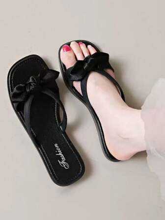 1 双女式蝴蝶结交叉带方头拖鞋，多功能室内/室外软底海滩度假平底凉鞋，适合婚礼、订婚、派对