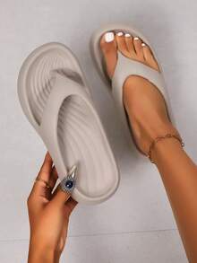 Women's Fashionable Casual Solid Color EVA Rubber One-Piece Thong Sandals, Lightweight, Comfortable, Soft, Suitable For All Seasons, Suitable For Daily Life, Indoor, Work Or Beach Vacation And Other Scenarios - Grey - View 8