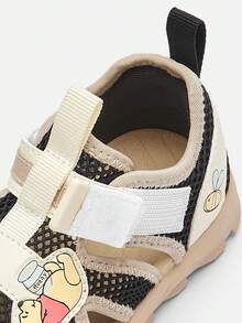 Balabala 男孩迪士尼戶外運動涼鞋-卡通設計、可調節錶帶、防滑橡膠鞋底的透氣網眼封閉腳趾夏季鞋-男孩和女孩輕便舒適的登山涼鞋 - 白黑色調 - 查看 9