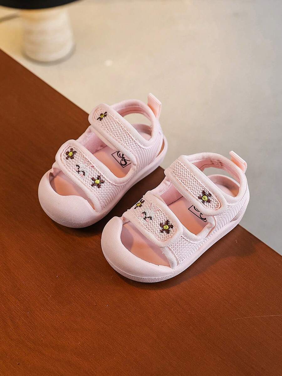 幼儿宝宝软底包趾凉鞋，女童夏季公主网眼透气步行鞋 - 粉色 - 查看 1