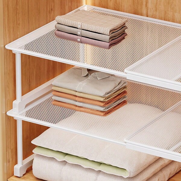 Scaffali per armadio estensibili, organizzatore di stoccaggio a più strati per armadio, mobiletto, portascarpe - salvaspazio, organizer per camera da letto, organizzatore, archiviazione domestica, maglietta bianca da donna, pantaloni neri da donna, abiti invernali da donna, abito, abiti invernali da donna, abiti eleganti da donna, camicia bianca da donna, manica lunga, tuta bianca da donna, abiti primaverili da donna, outfit primaverili da donna, primavera, abiti primaverili, minimalista, top estivi