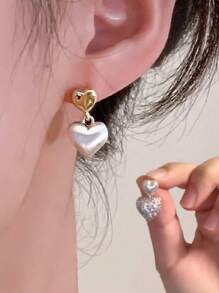 1 par de pendientes en forma de corazón sencillos para damas, pendientes colgantes de color dorado adecuados para uso diario, festivales y regalo del Día de San Valentín
