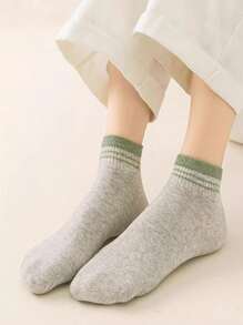 1 Paar/5 Paar graue schlichte, weiche & bequeme, Lässig, einfache Stil Schule Campus Alltags Tragen Damen Kurzsocken, Frühling/Sommer