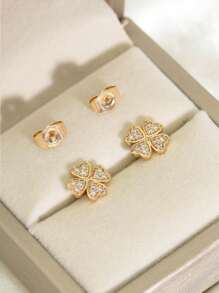 1 paire de boucles d'oreilles à tige cœur zirconium doré romantique. Convient pour le port quotidien, les vacances, les fêtes et les cadeaux pour les femmes.