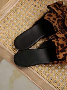 Mocasines planos con puntera puntiaguda y lazo decorativo para mujer, sandalias tipo slip-on de moda para uso diario, con estampado de leopardo, suela blanda, tallas grandes, primavera