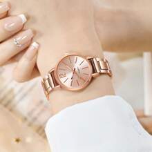2 piezas Juego de lujo dorado Reloj de mujer Brazalete de damas Pulsera de acero inoxidable LOVE como regalo para mujeres