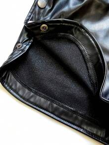 女士时尚 PU 仿皮紧身弹力纽扣侧开短裤