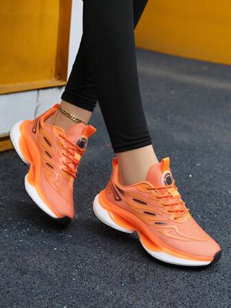 女士加大码（36-45码）轻便透气网眼跑步鞋，带缓冲功能，防滑鞋底，适合春夏季，系带鞋面，黑色/蓝色、白色、粉色、紫红色、橙色，休闲户外运动鞋