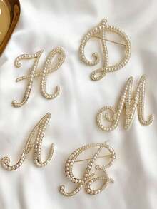 1 件简约风格 26 个英文字母珍珠女士胸针，女友礼物 - 彩色 - 查看 6