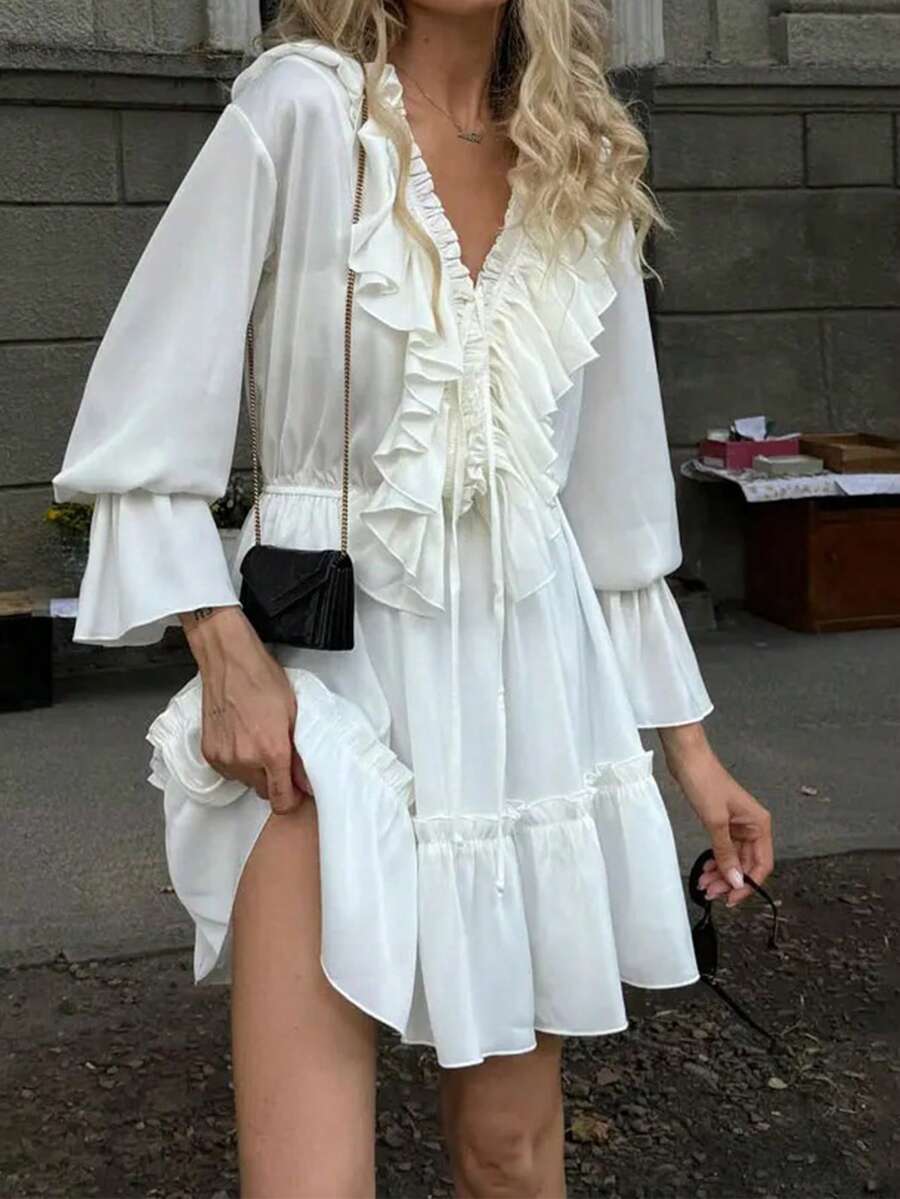 优雅女士 V 领长袖高腰系腰连衣裙，纯色梭织面料，系带细节