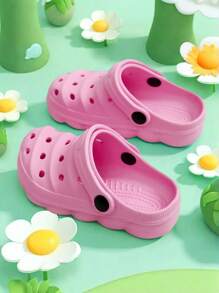 Neue Sommerstil Löcher Schuhe für Jungen und Mädchen für Zuhause und Outdoor Lässig, einfarbige flache Lochschuhe bequem und modisch, einfaches Schlüpfen