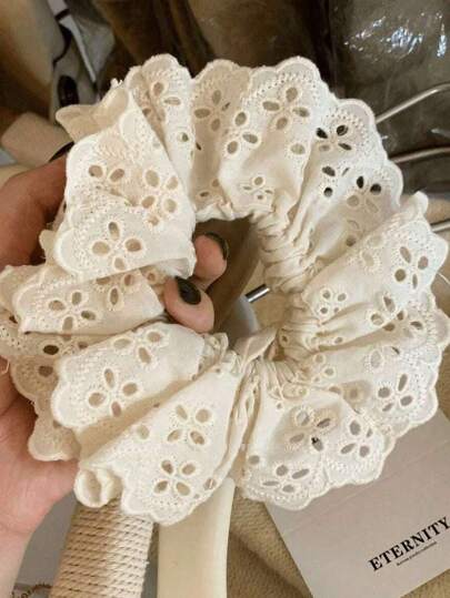 1pc Vintage French Lace Hollow Floral Hair Scrunchie Set, Includes Black, Beige, And Red Colors, Suitable For Various Occasions - Elegant For Commuting, Romantic For Dates, And Fashionable For Casual Outings ,Hair Ties