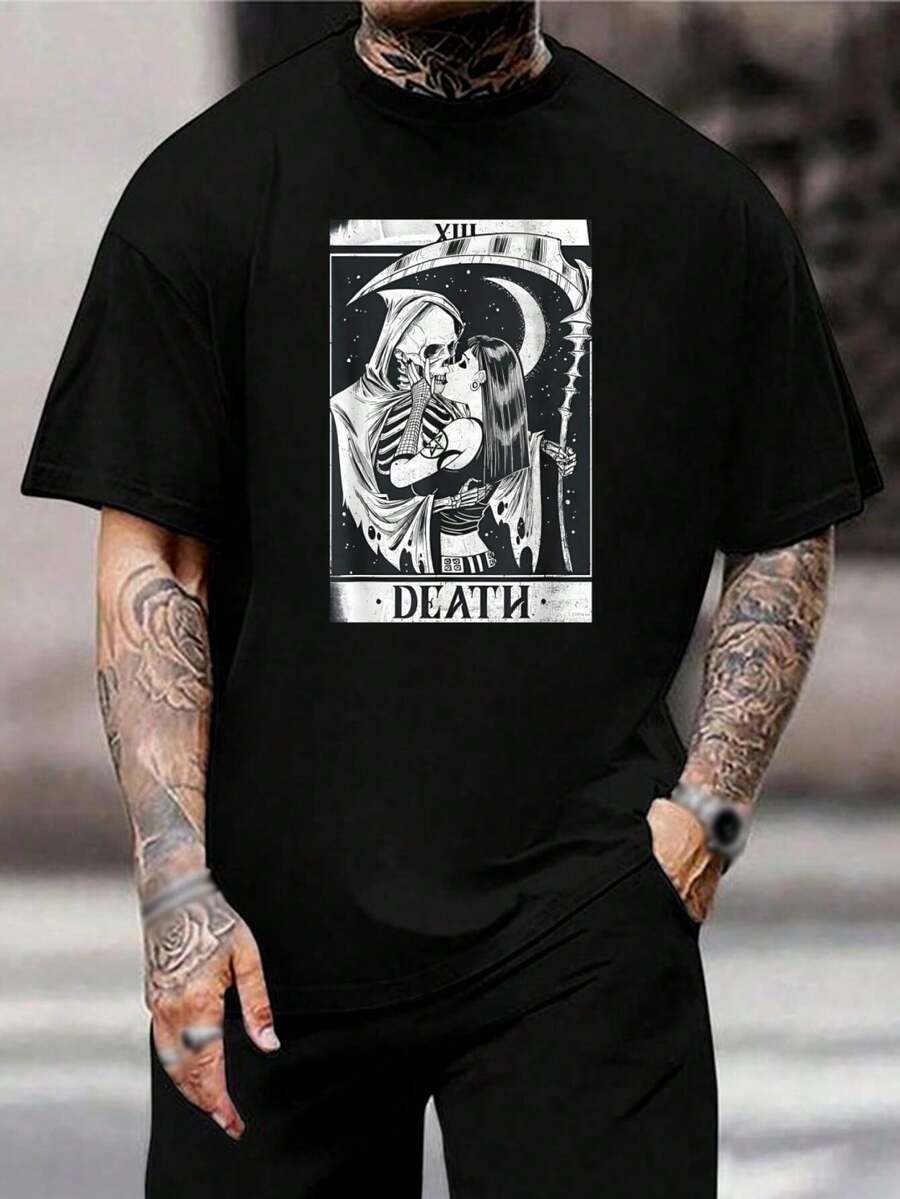 Camiseta con estampado de Beso de la Muerte del Tarot - Camiseta gráfica gótica de la Parca para hombres y mujeres - Ropa urbana estética oculta - Camiseta única de manga corta para Halloween y uso diario - Negro - Ver 1
