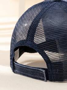 1pc Men's Fashionable Distressed Applique Letter Mesh Baseball Cap