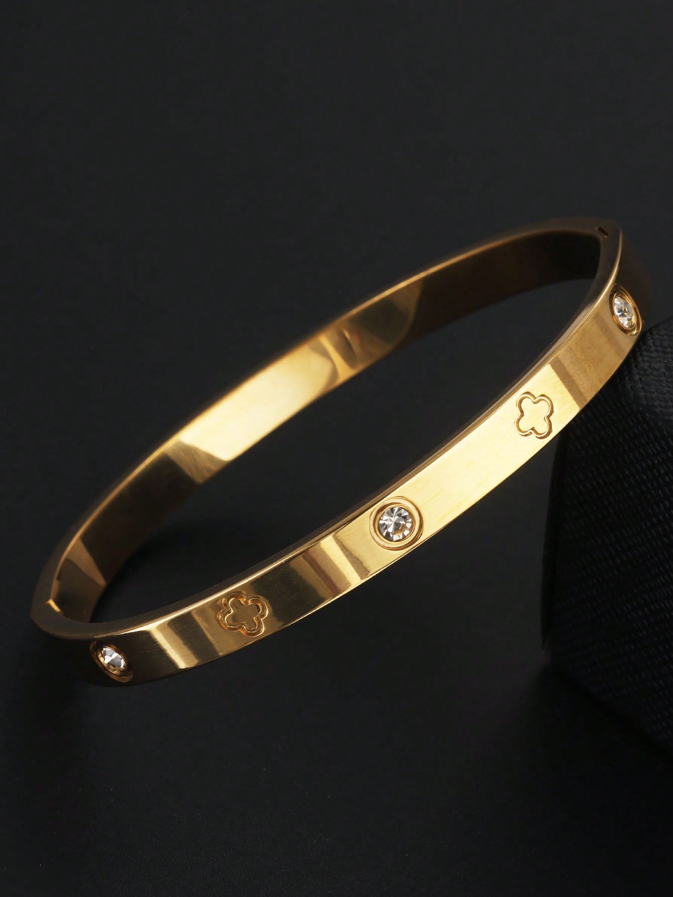 Lucky flower bracelet