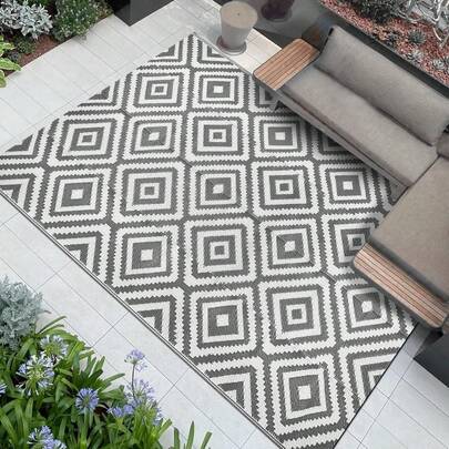 Grey Outdoor Rug Garden Waterproof Outdoor Carpet Patio Rugs Reversible Plastic Straw Mat Lightweight Gery Geometric Garden Carpet For Camping Balcony Deck Porch BBQ